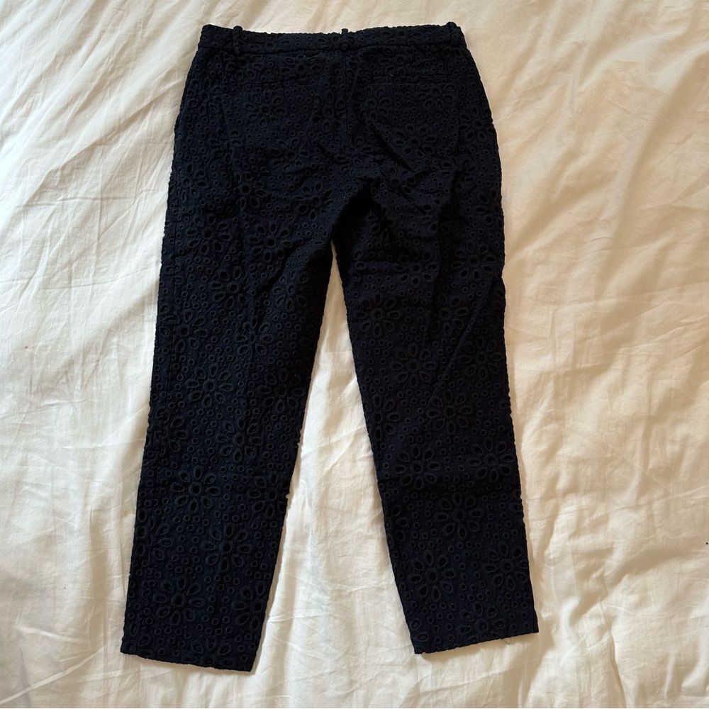 J. Crew Cafe Capri in Daisy Eyelet Size 4 GUC - Picture 6 of 7